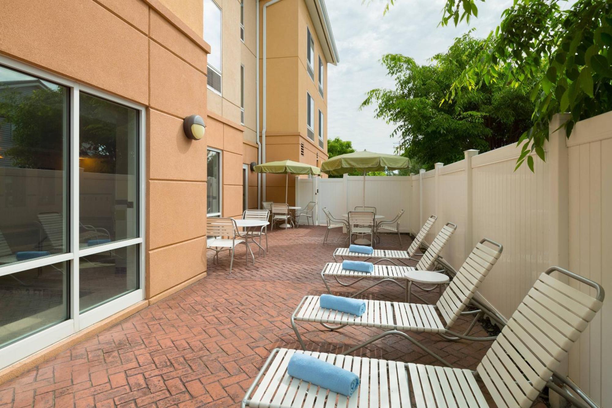 Fairfield Inn & Suites Lock Haven Eksteriør billede